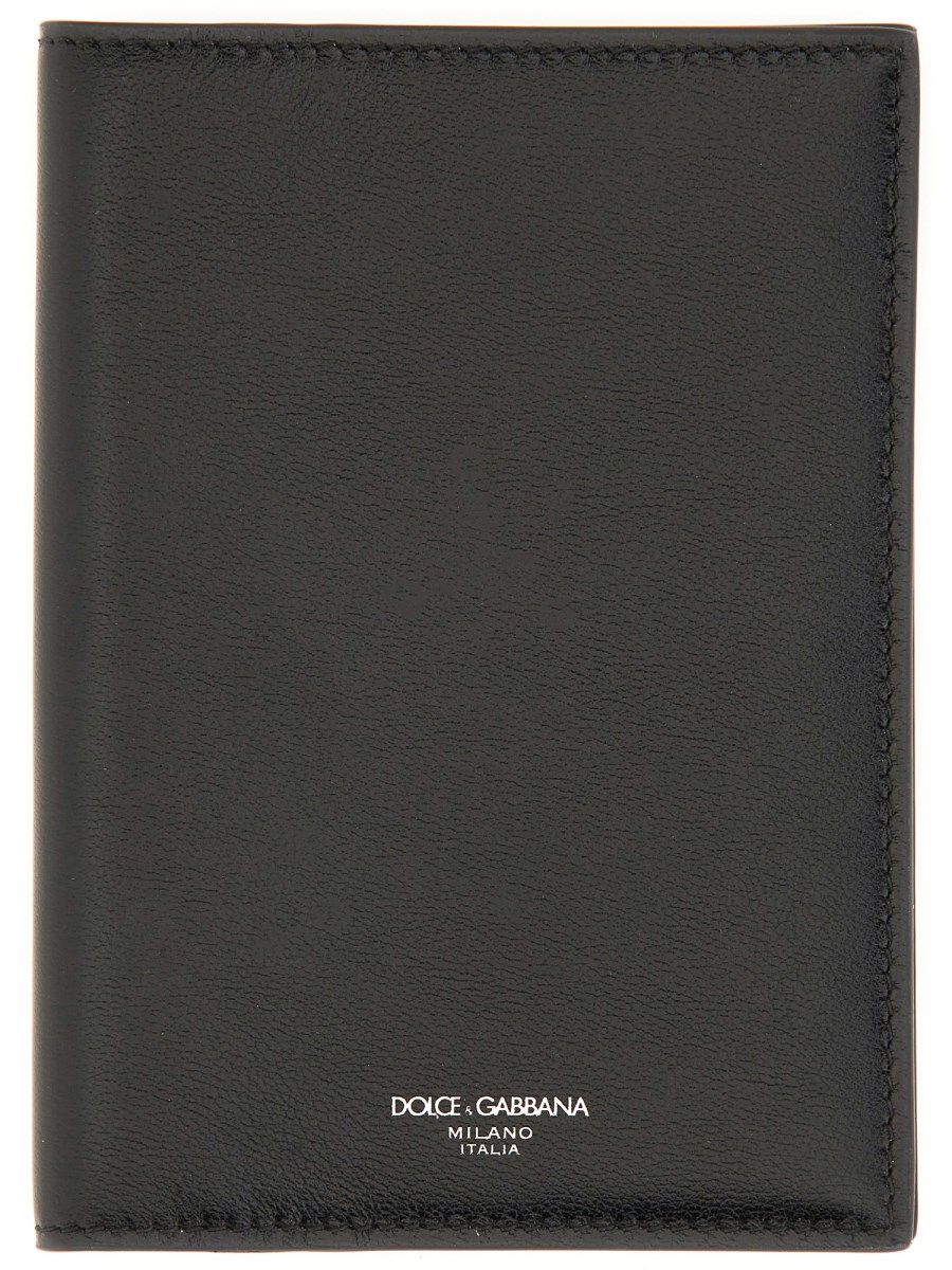 PORTAPASSAPORTO IN PELLE