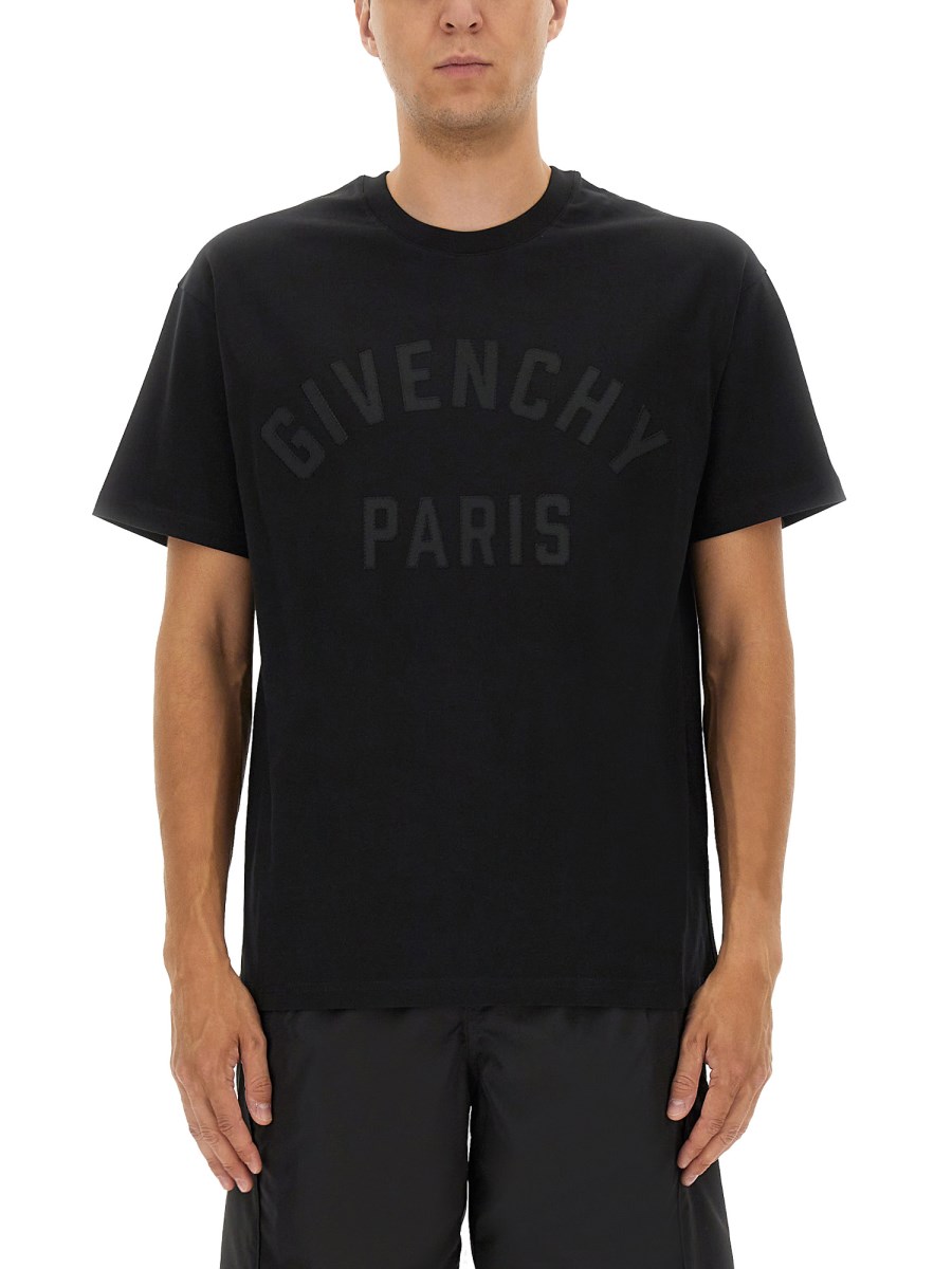 T-SHIRT CON LOGO 