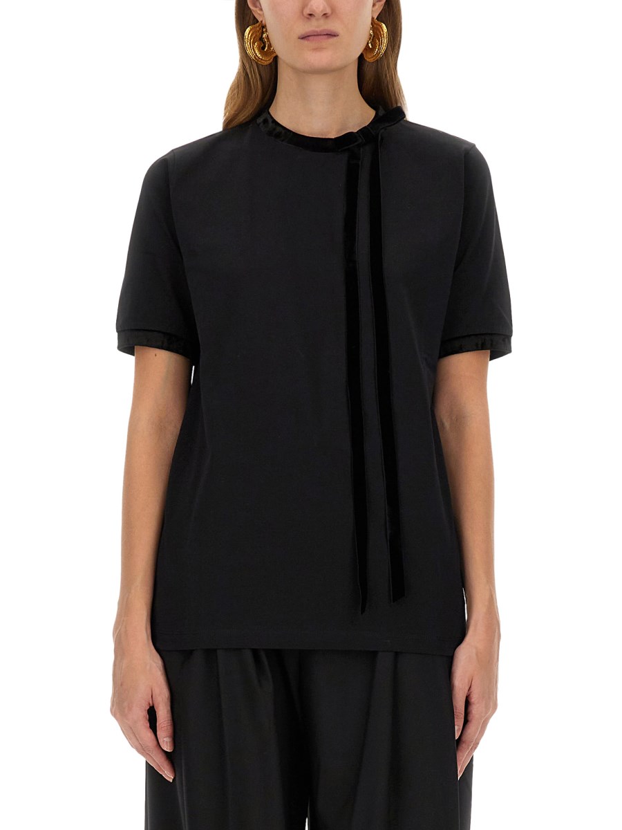 T-SHIRT CON NASTRO E FIOCCO