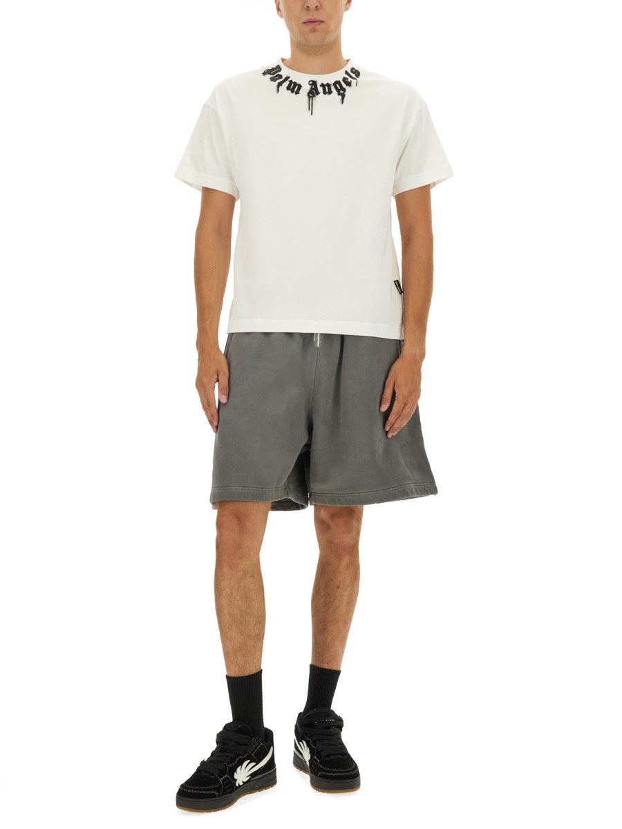 T-SHIRT CON STAMPA