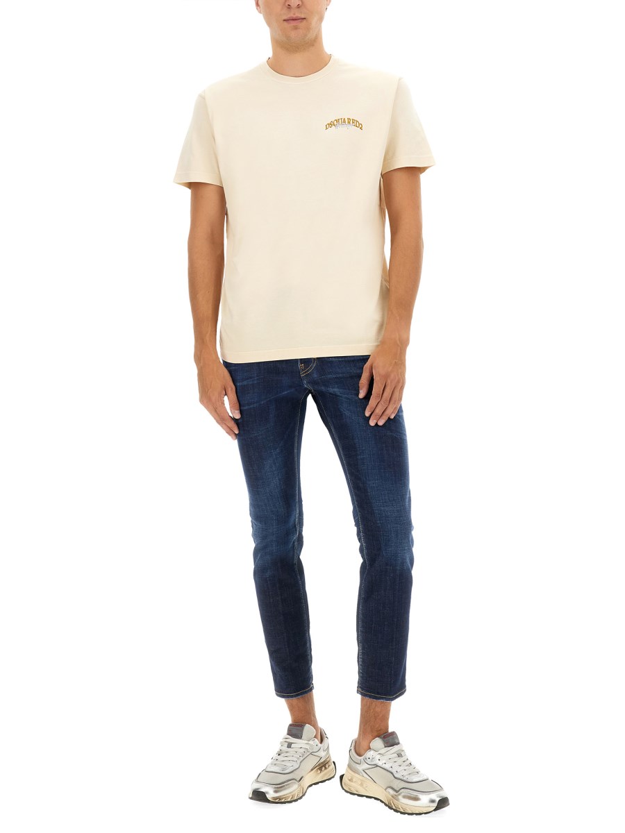 T-SHIRT CON LOGO