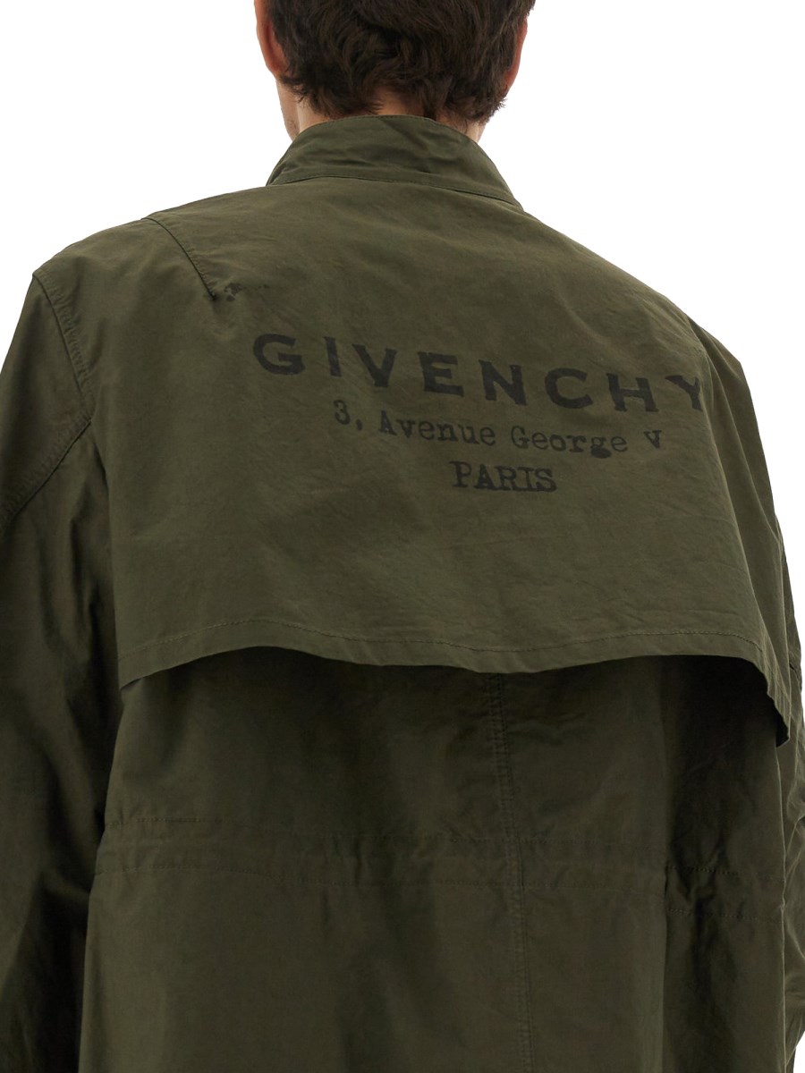 PARKA CON LOGO