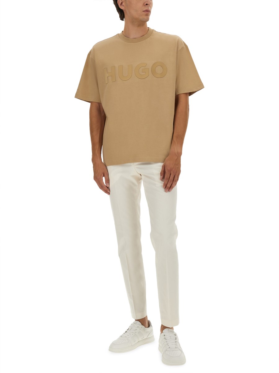 T-SHIRT OVERSIZE CON LOGO