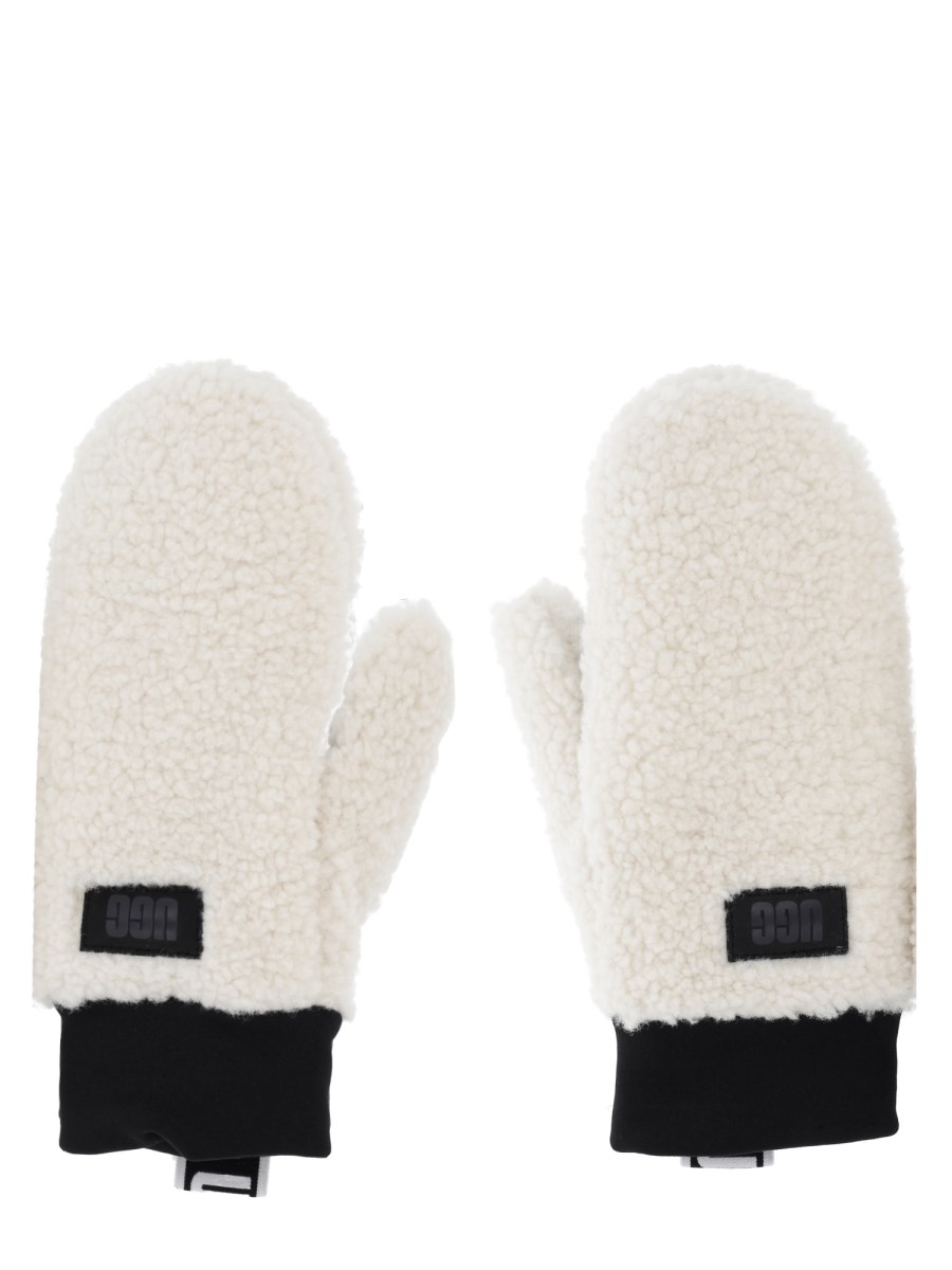 MANOPOLE IN PILE UGGFLUFF