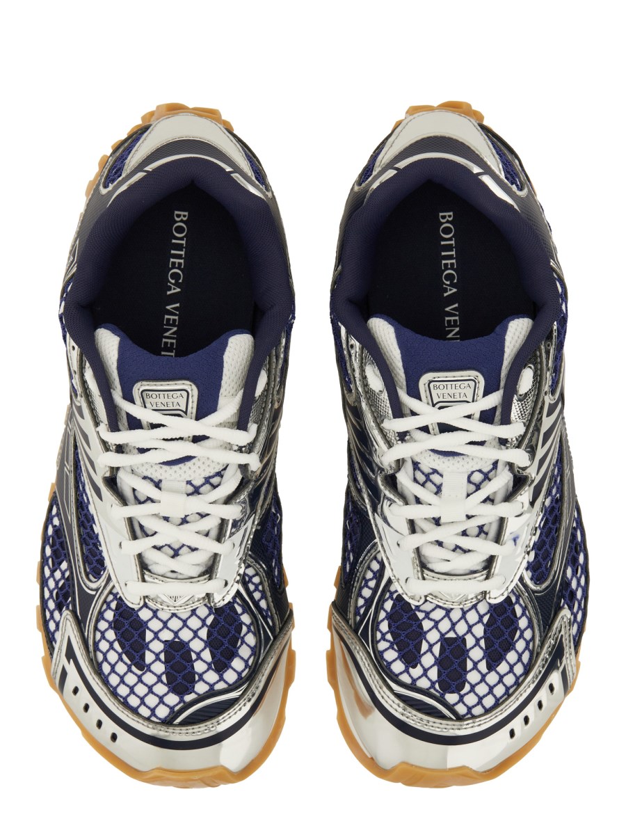 SNEAKER ORBIT