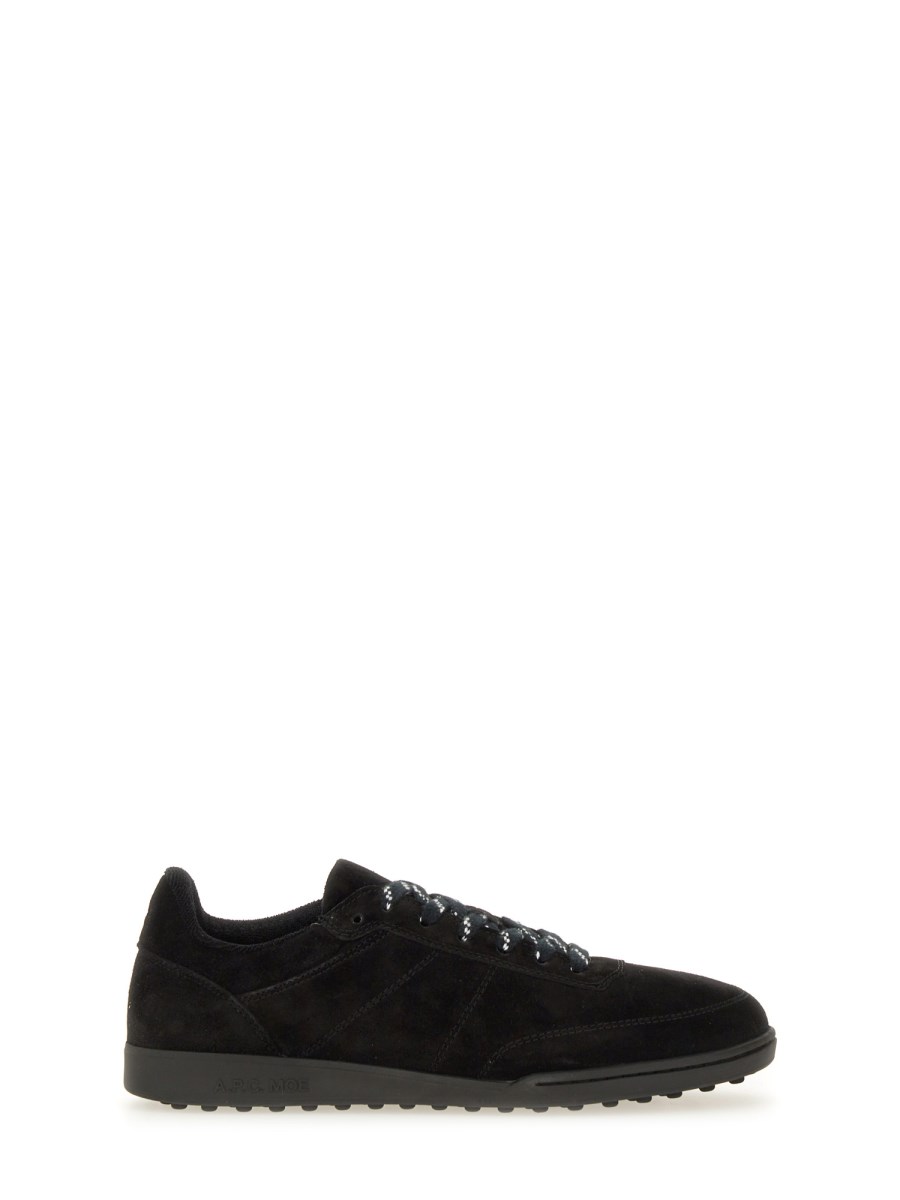 SNEAKER MOE