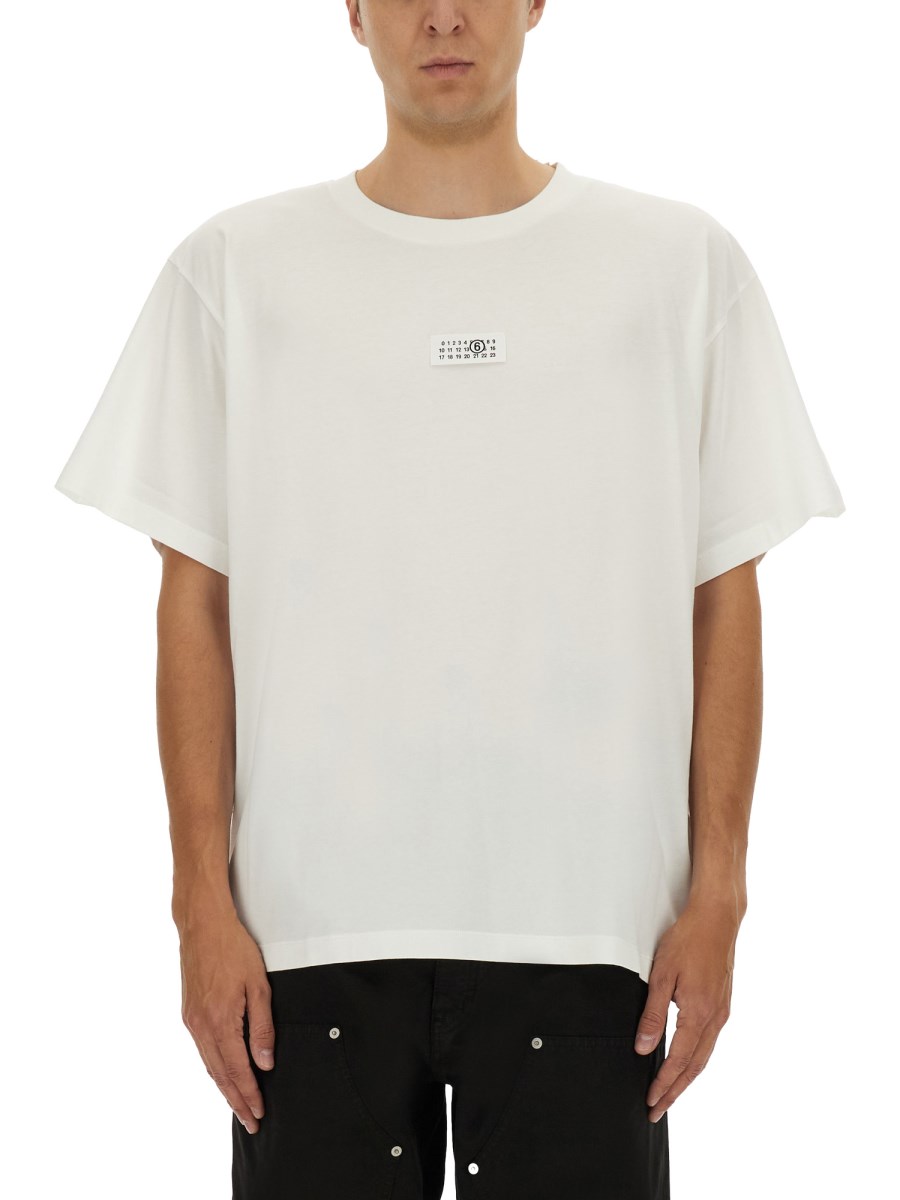 T-SHIRT CON LOGO 