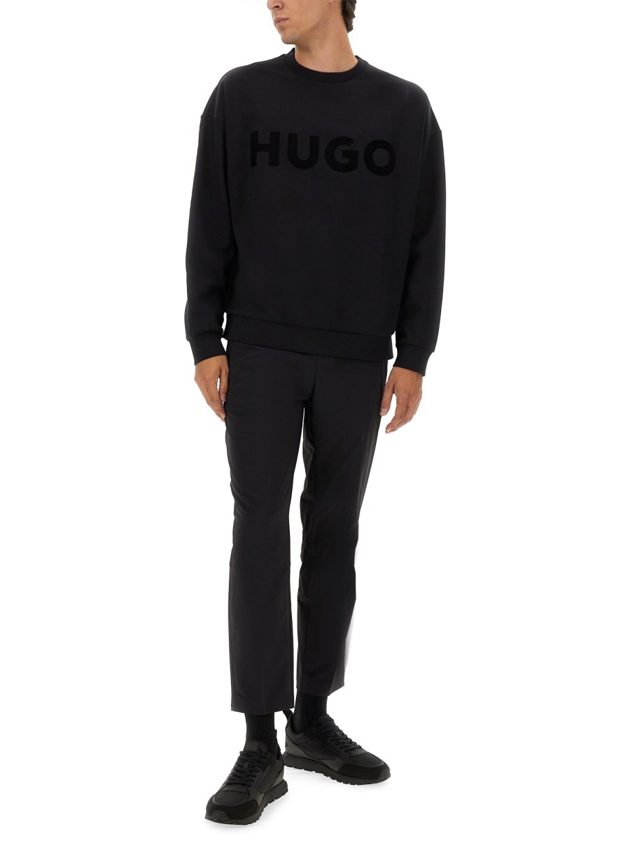 MAGLIA OVERSIZE CON LOGO 