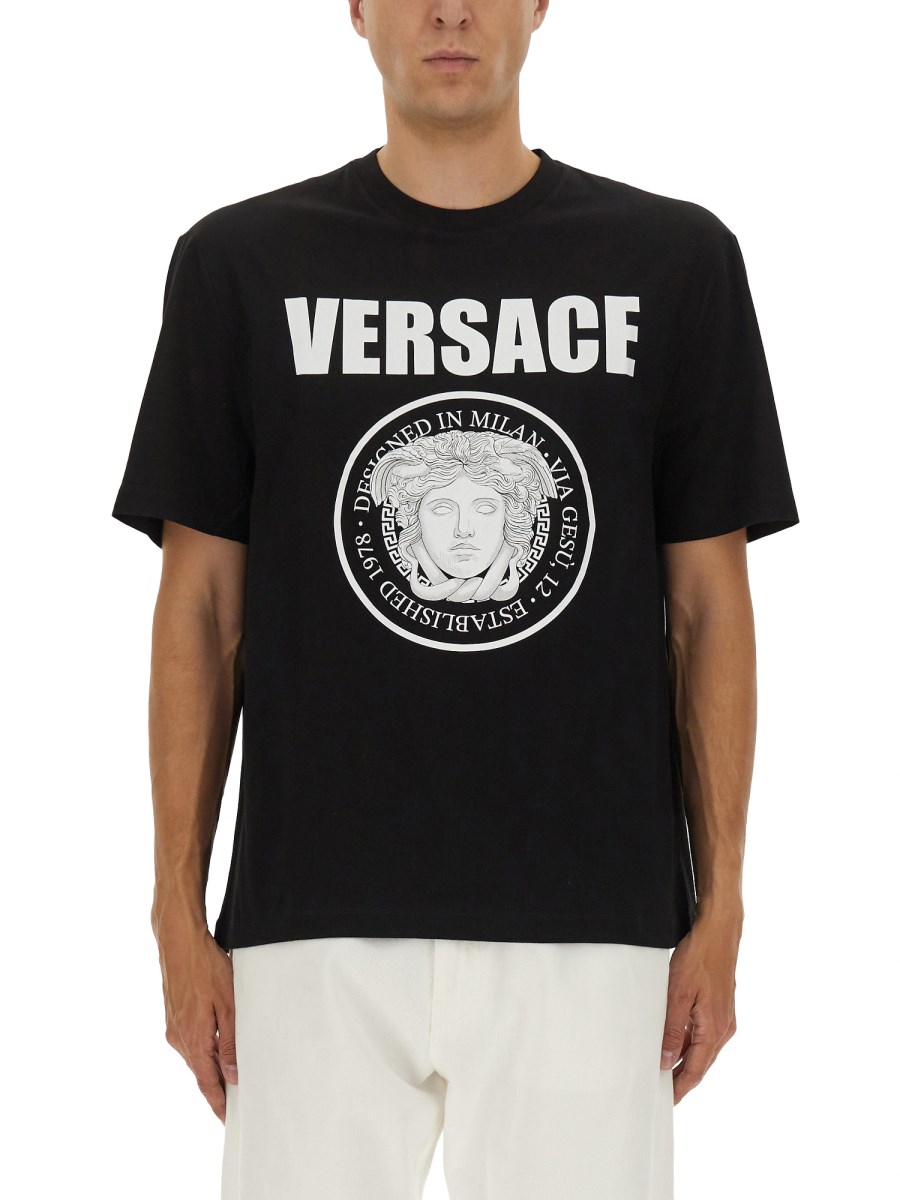 T-SHIRT CON LOGO