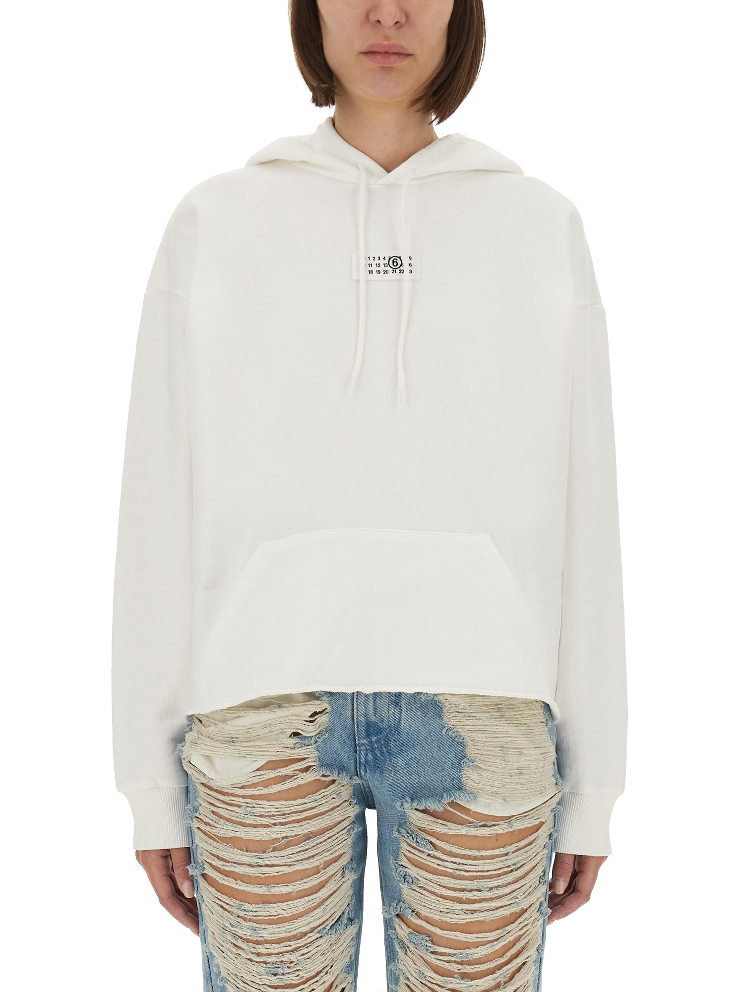 Mm6 Maison Margiela Mm6 By Maison Margiela Relaxed-fit Cotton Sweatshirt With Minimal Logo Detail In White