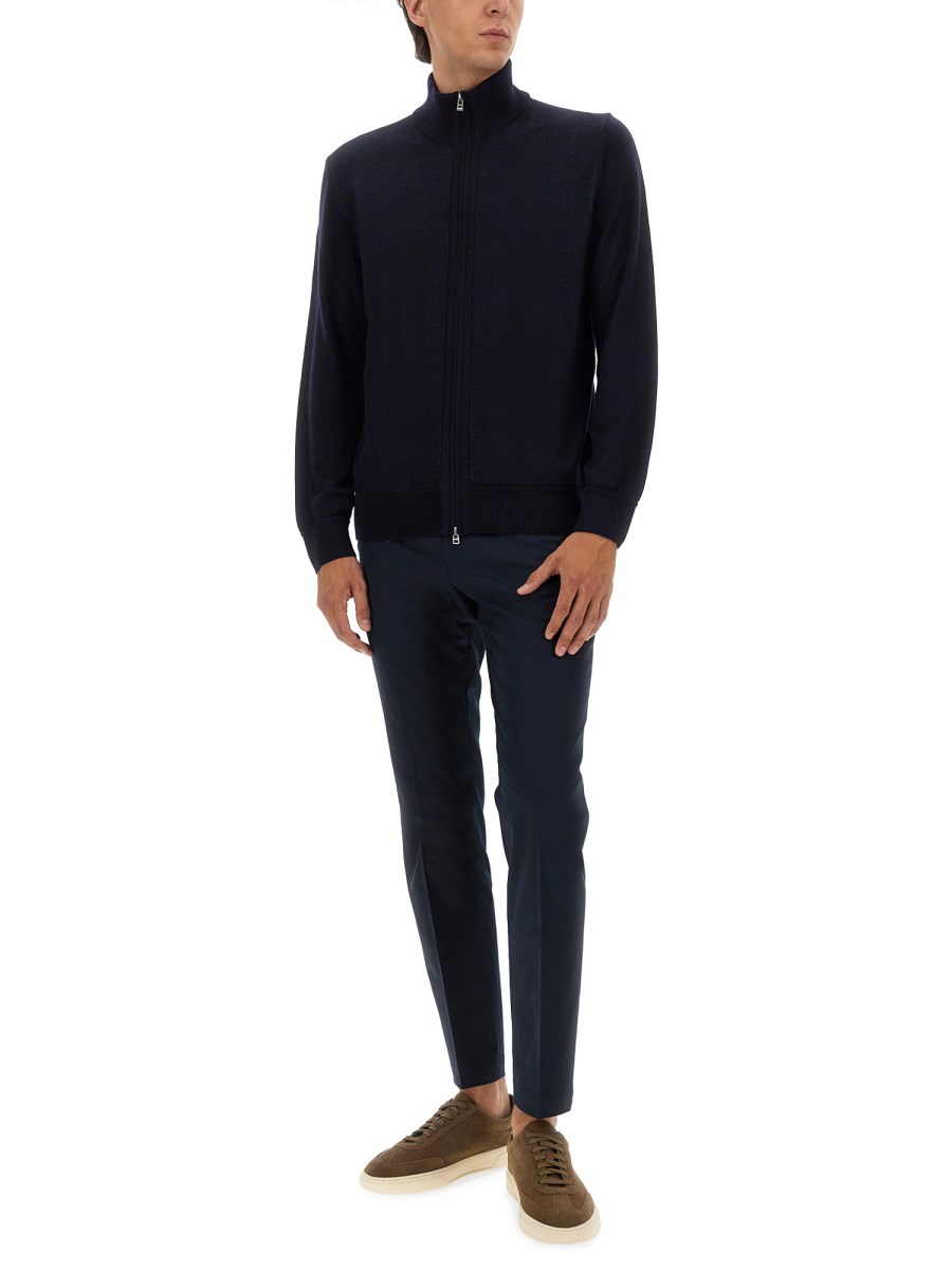 MAGLIA CON ZIP