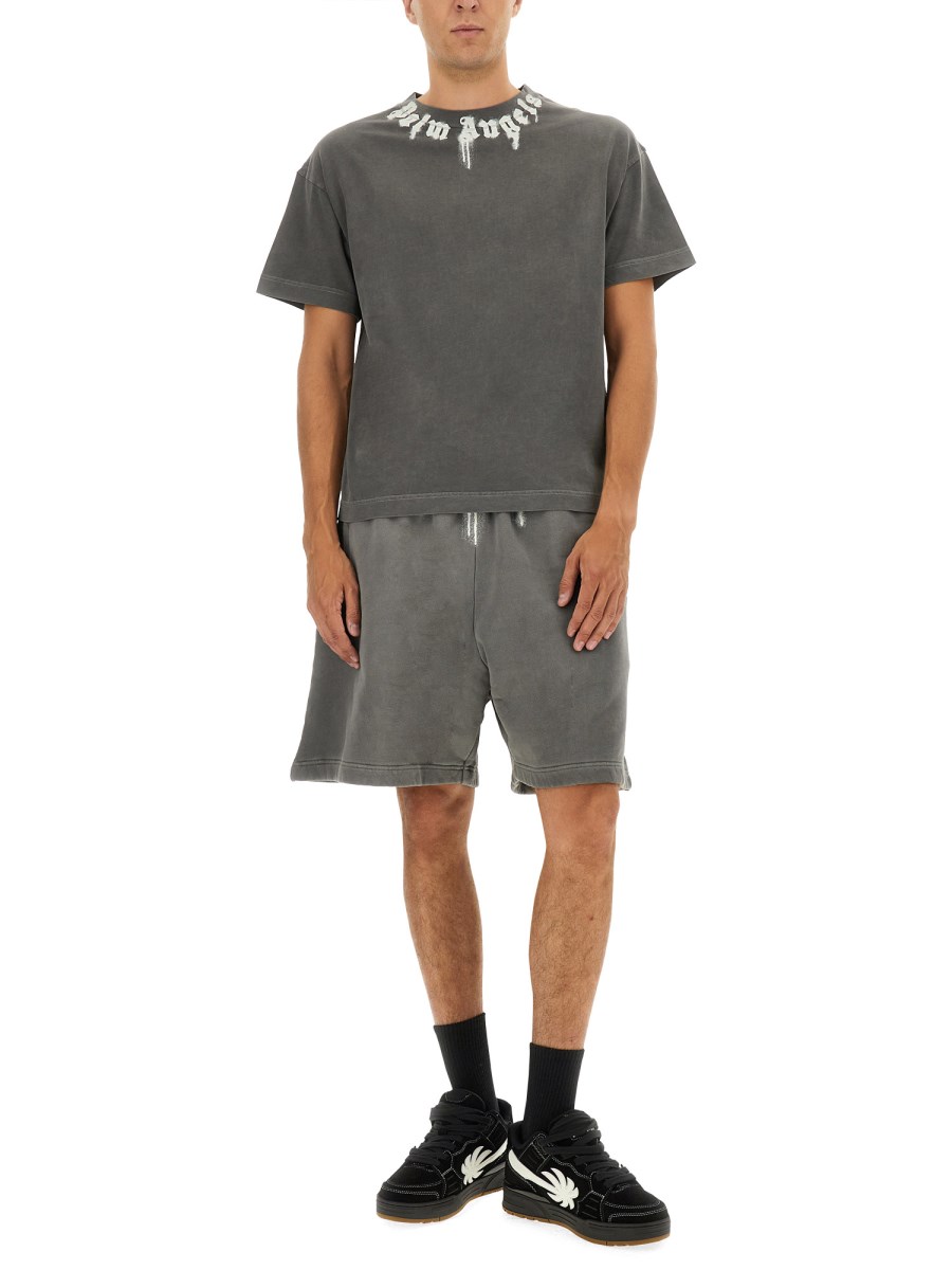 T-SHIRT CON STAMPA