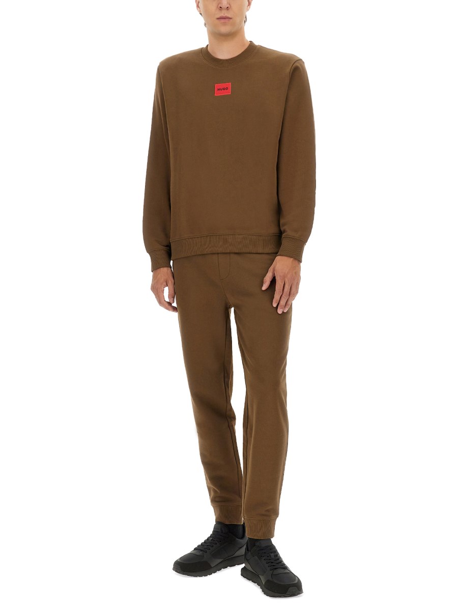 FELPA REGULAR FIT CON ETICHETTA CON LOGO