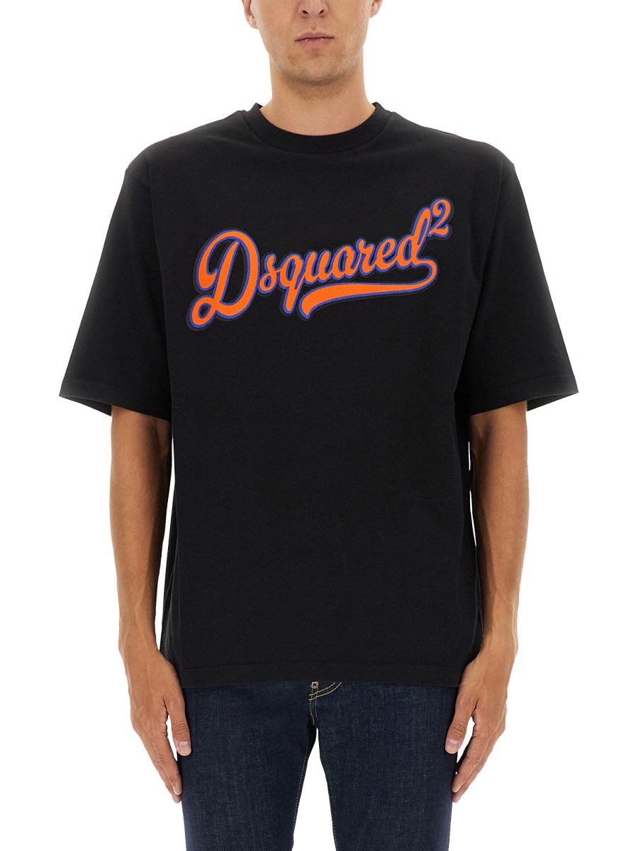 T-SHIRT CON LOGO