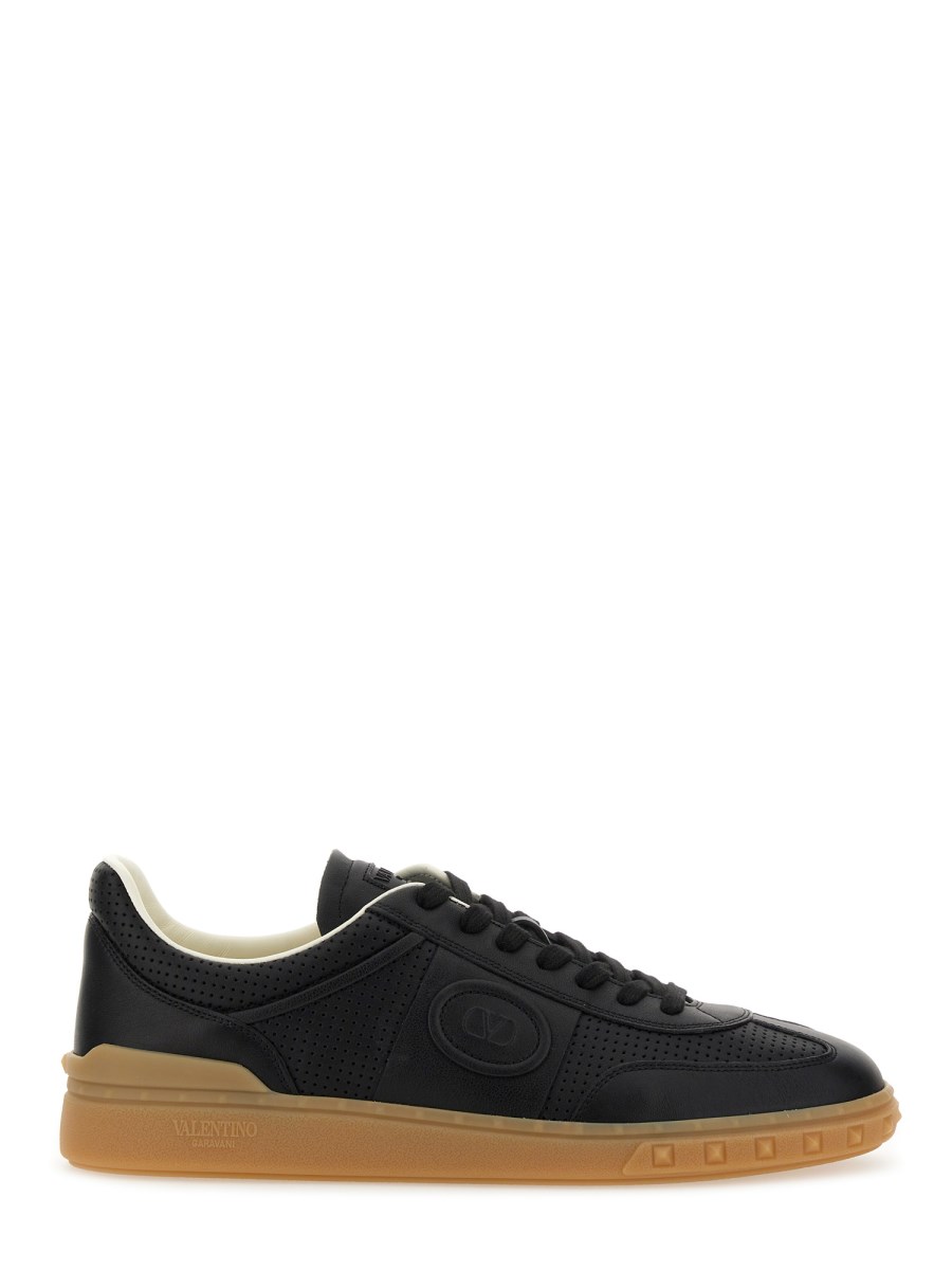 SNEAKER UPVILLAGE