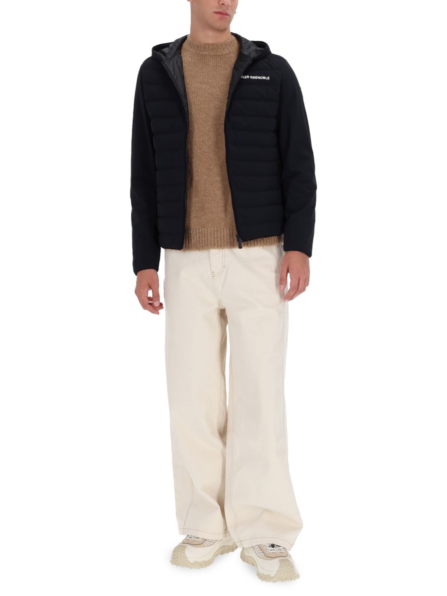 GIACCA CON ZIP E CAPPUCCIO