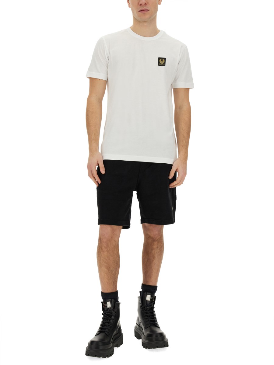 T-SHIRT CON PATCH LOGO