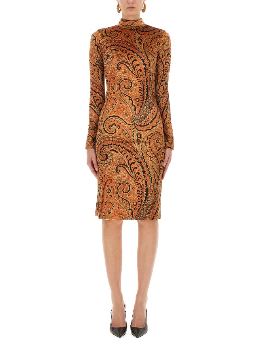 ABITO CON STAMPA PAISLEY