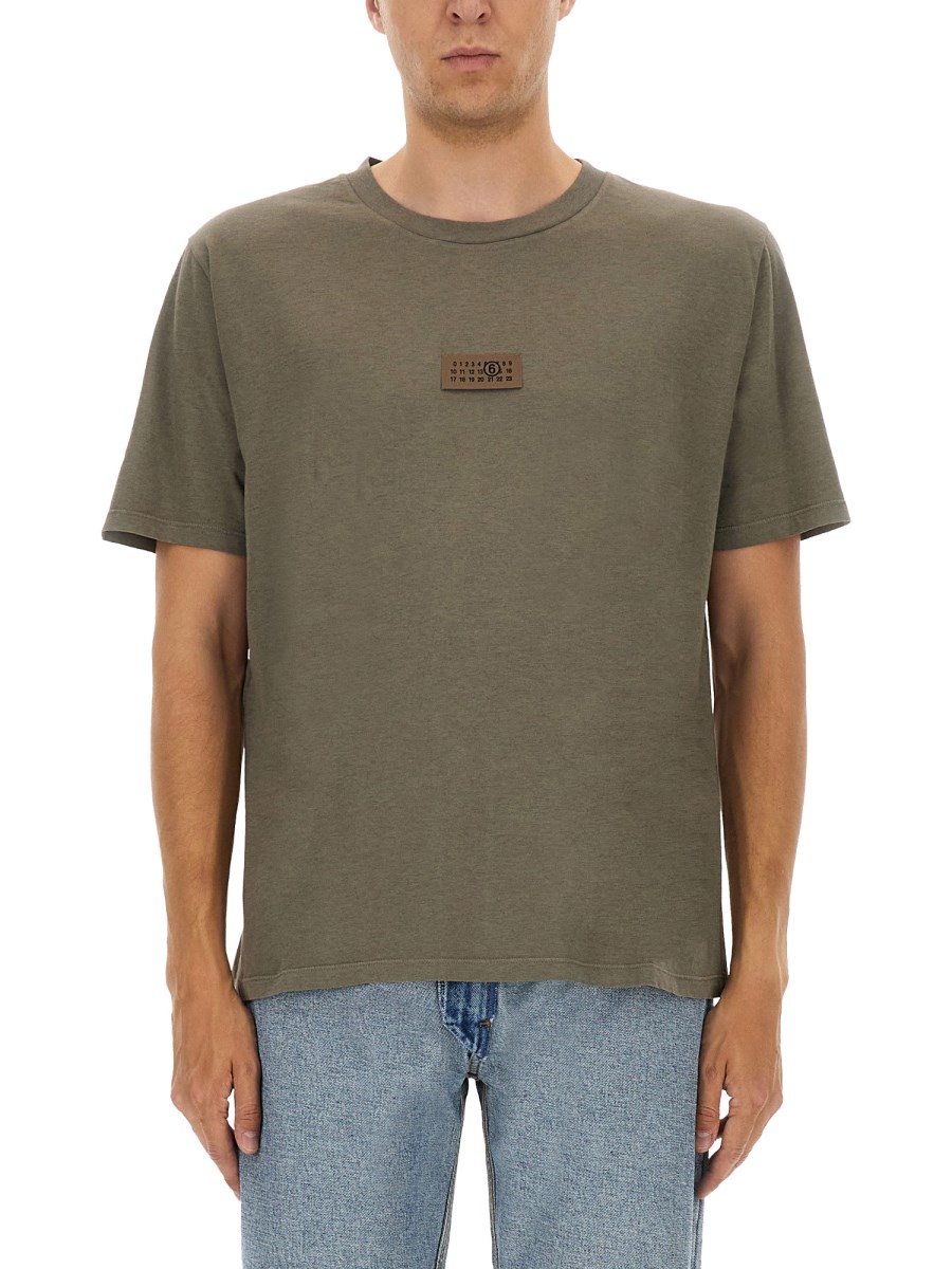 T-SHIRT CON LOGO 