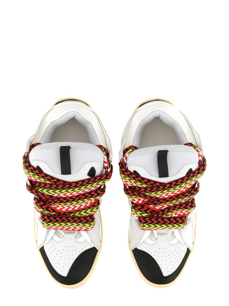 SNEAKER CURB