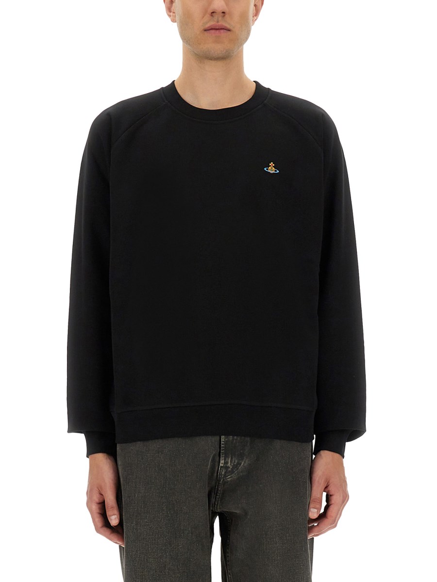 FELPA CON MANICHE RAGLAN 