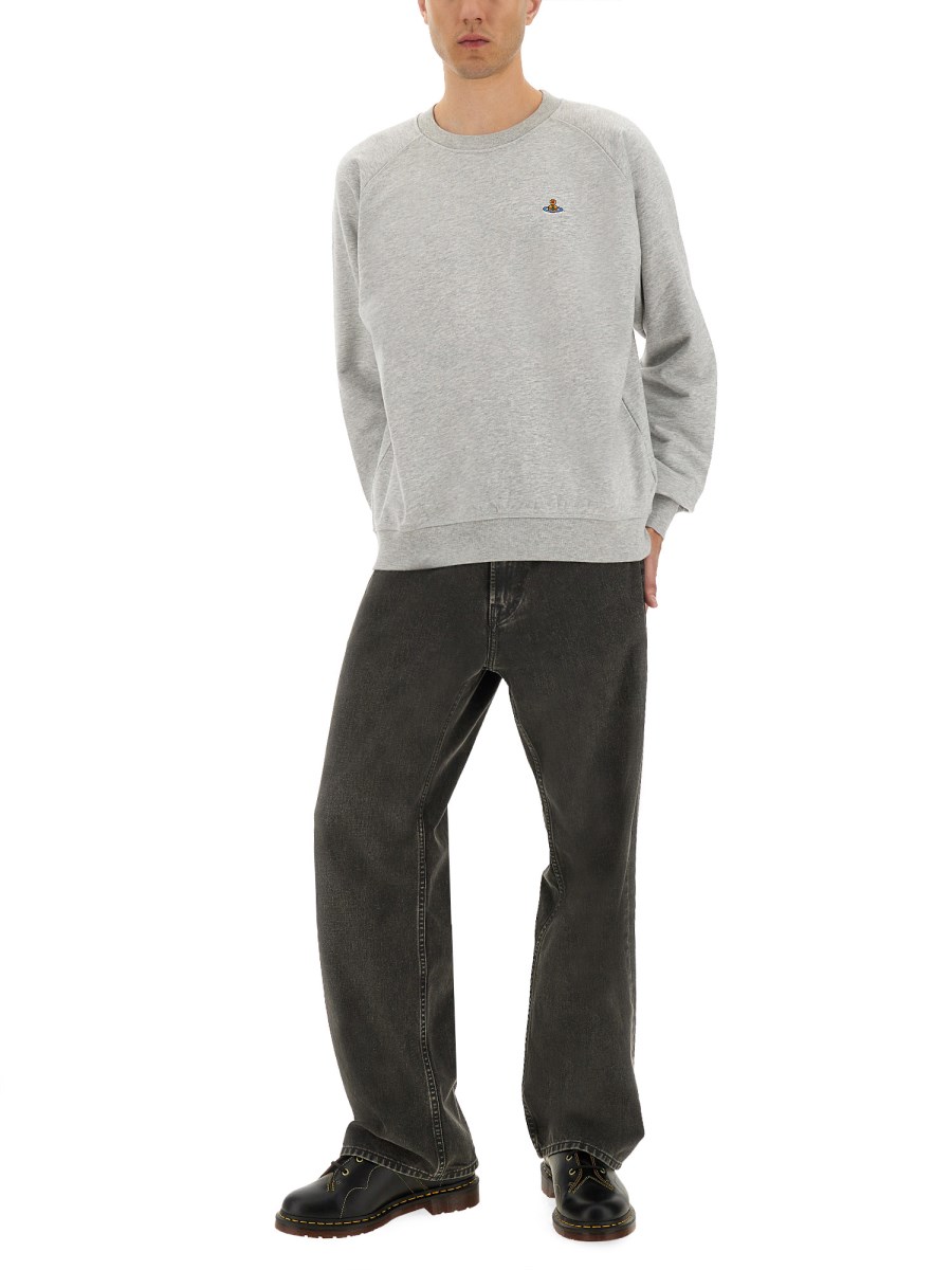 FELPA CON MANICHE RAGLAN 