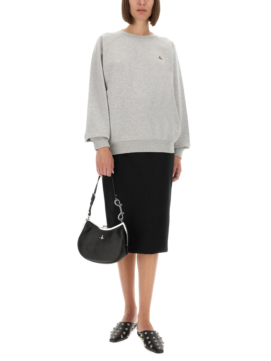 FELPA CON MANICHE RAGLAN 