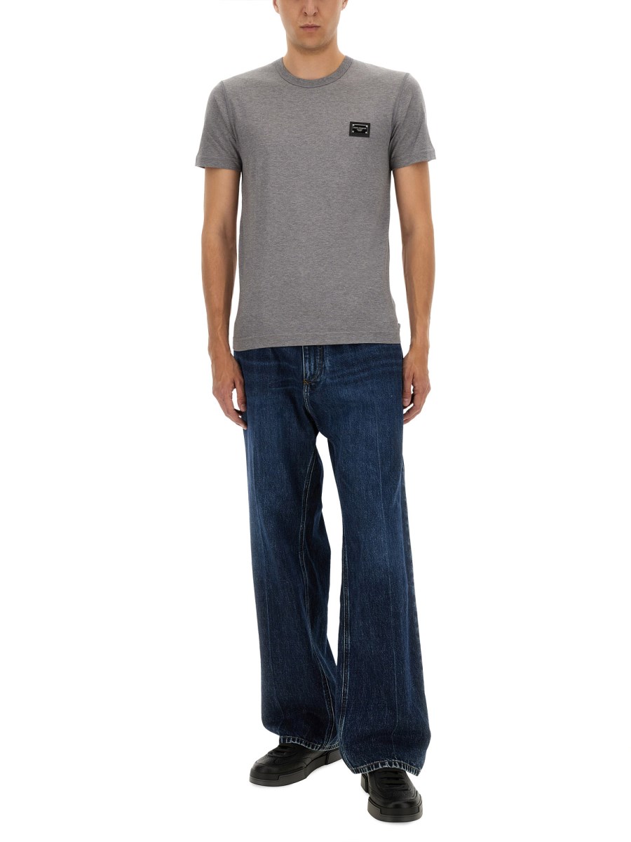 T-SHIRT IN COTONE CON PLACCA LOGATA