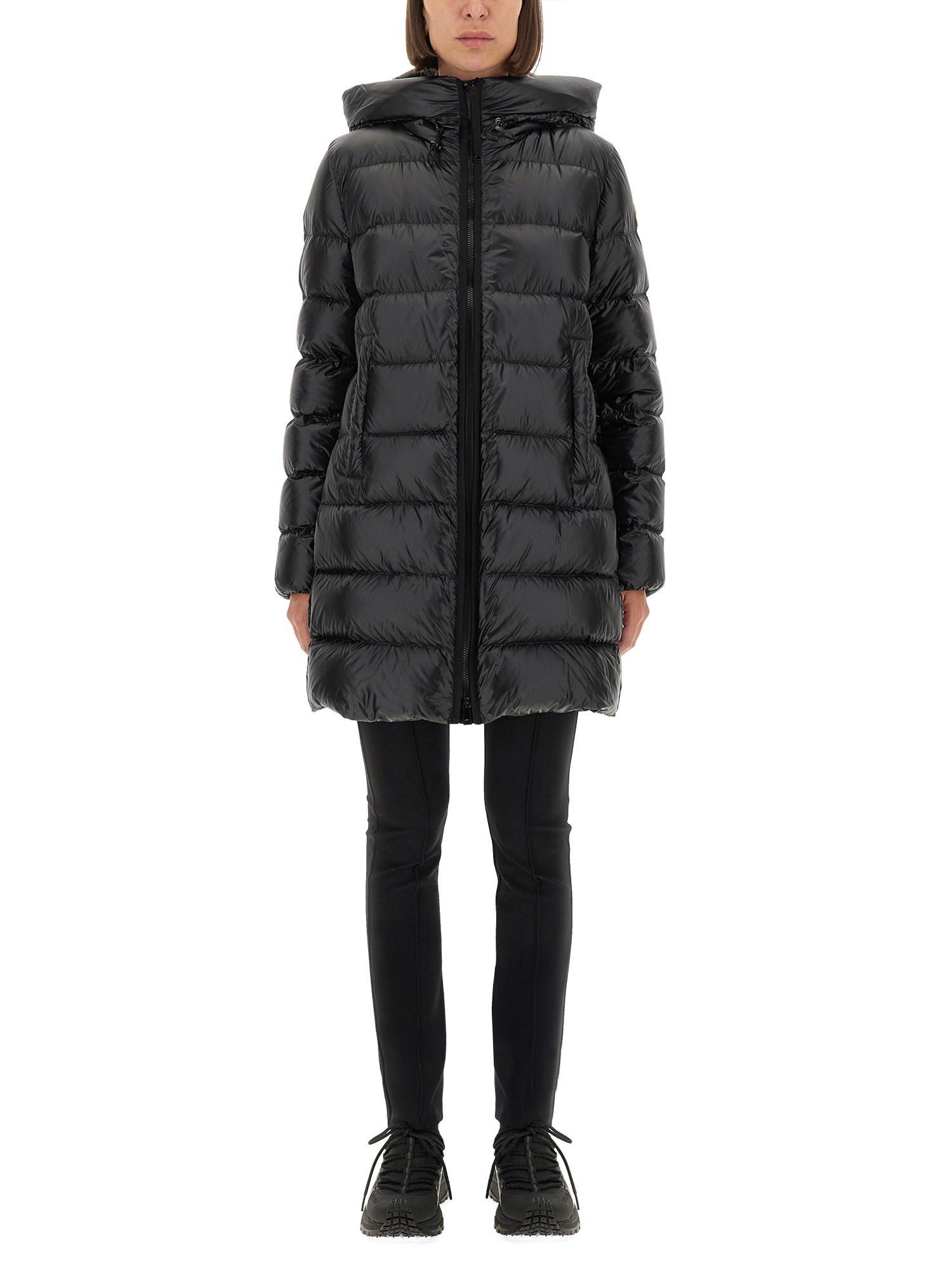 Moncler Midi Down Jacket "suyenne" In Black