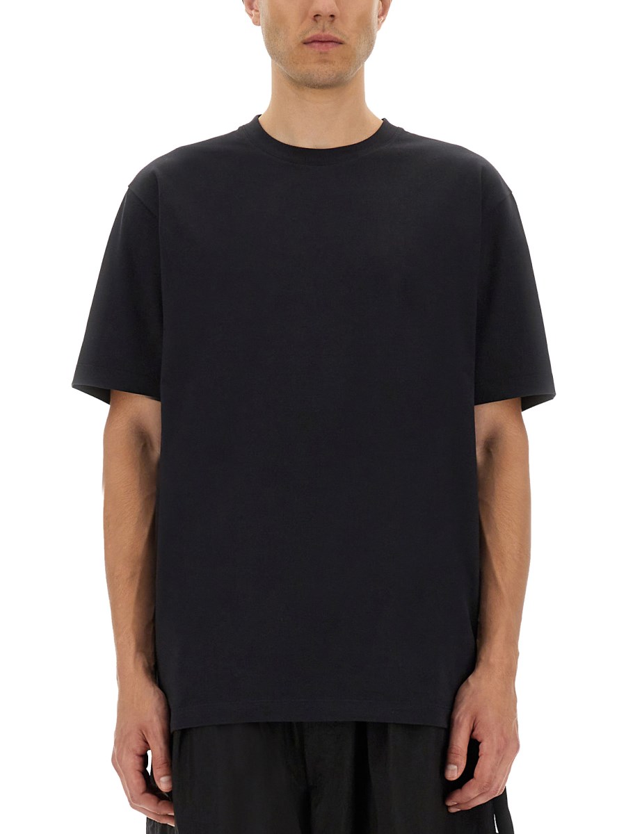 T-SHIRT CON STAMPA 