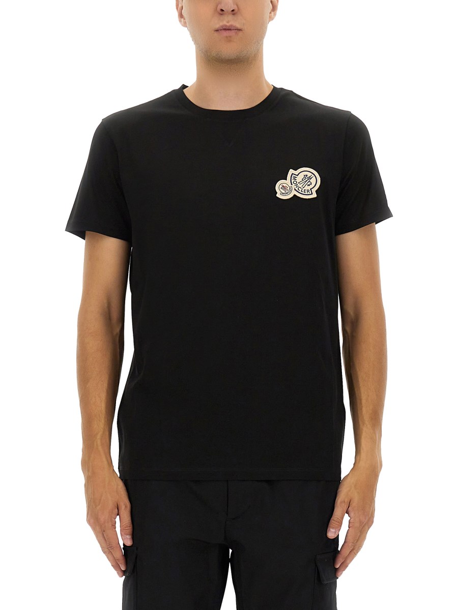 T-SHIRT CON LOGO