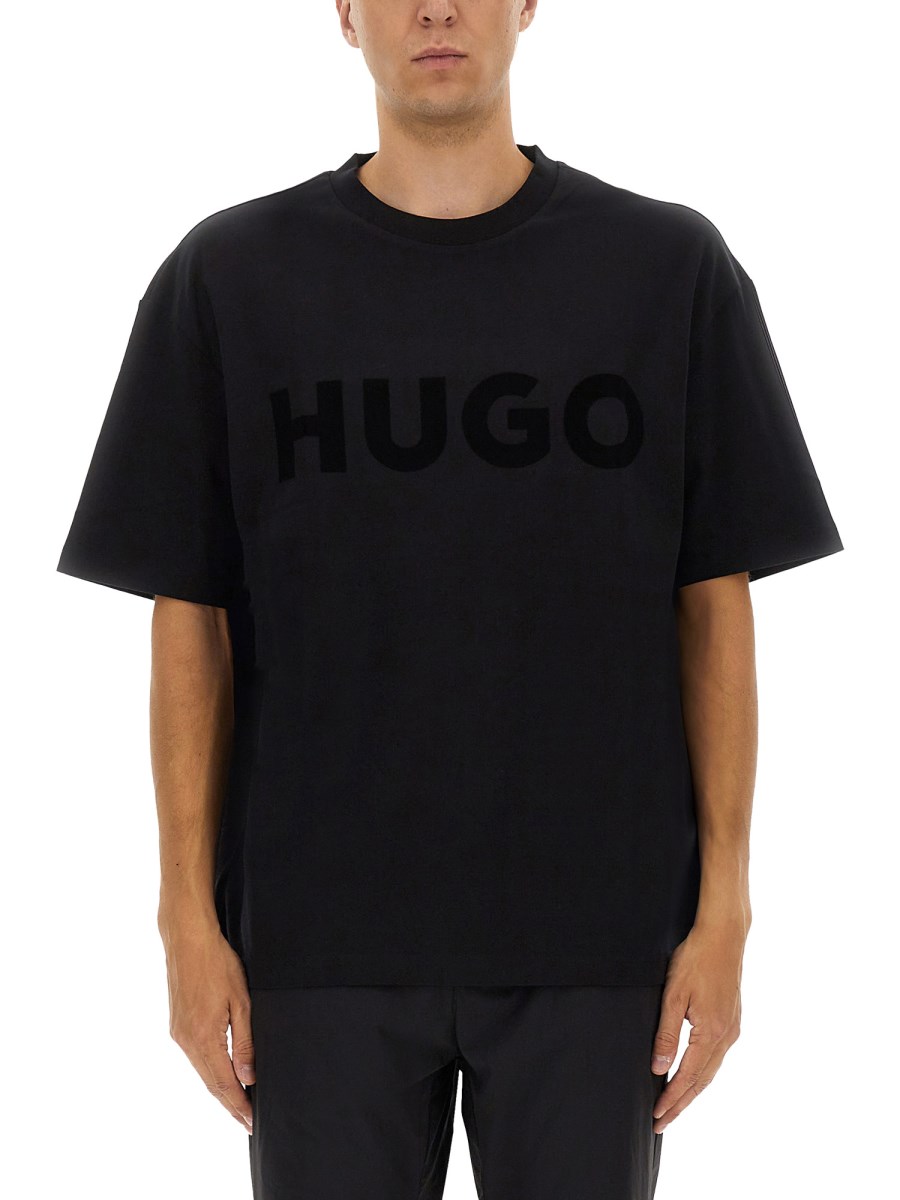 T-SHIRT OVERSIZE CON LOGO