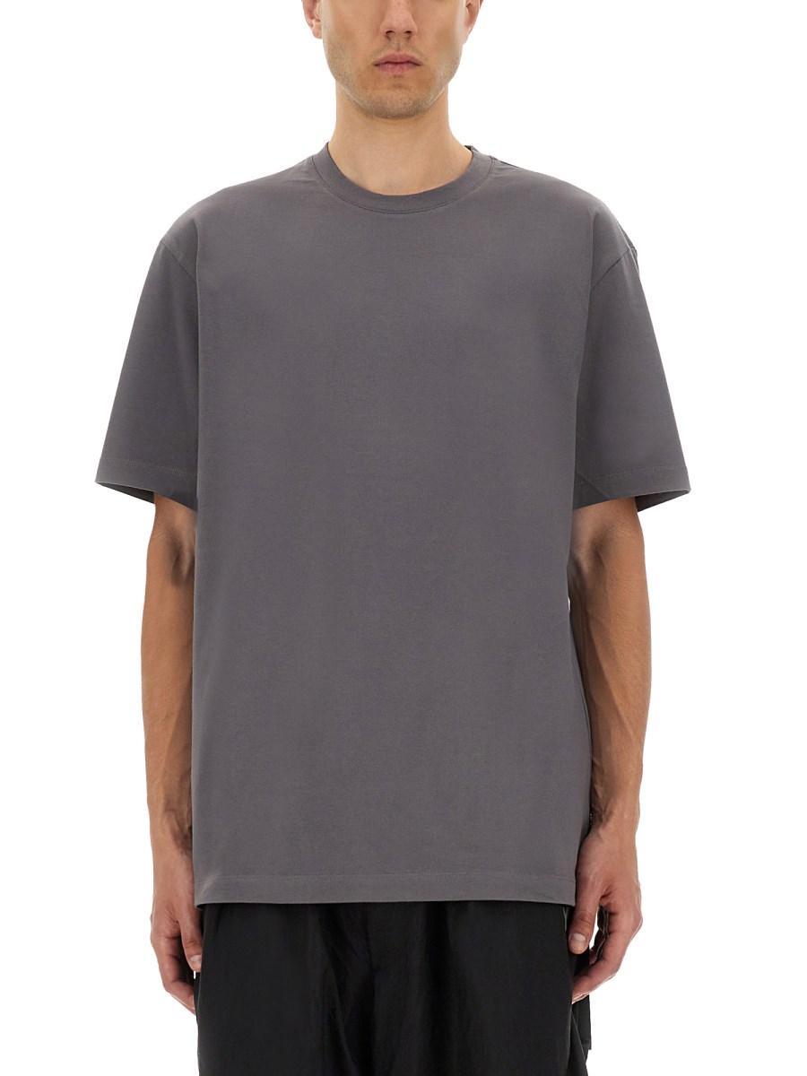 T-SHIRT CON STAMPA 