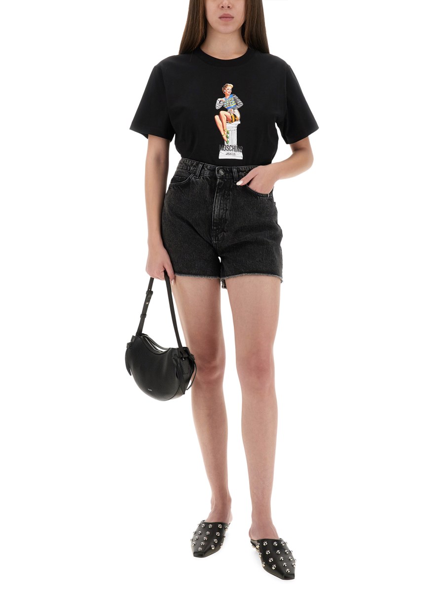 T-SHIRT CON STAMPA