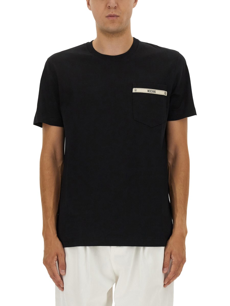 T-SHIRT CON NASTRO LOGATO