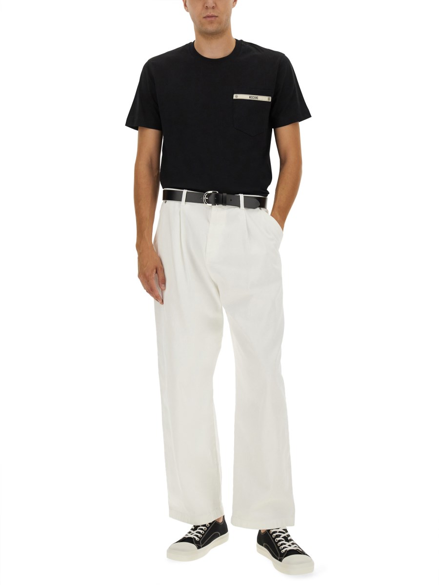T-SHIRT CON NASTRO LOGATO