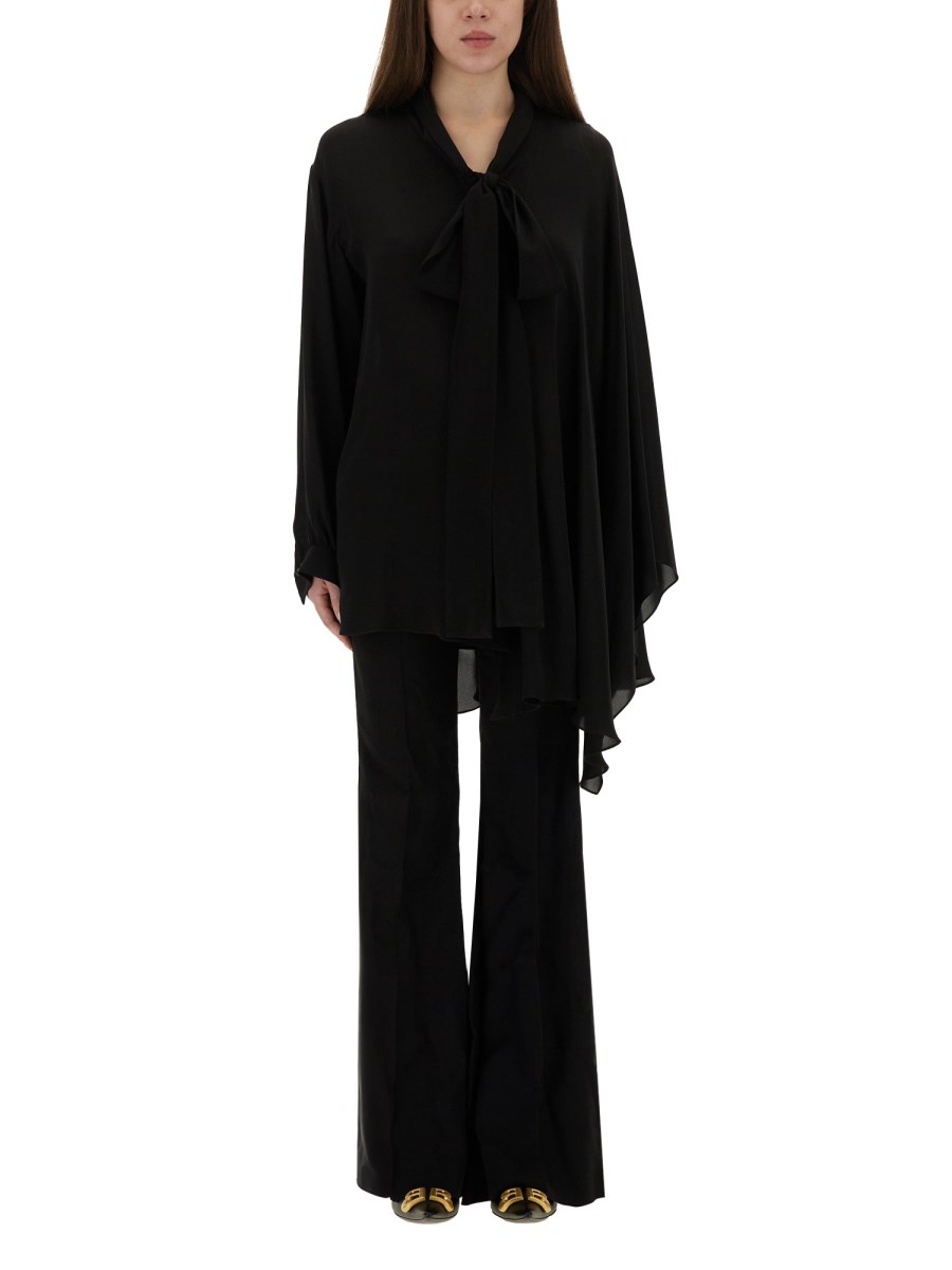 BLUSA CON FOULARD