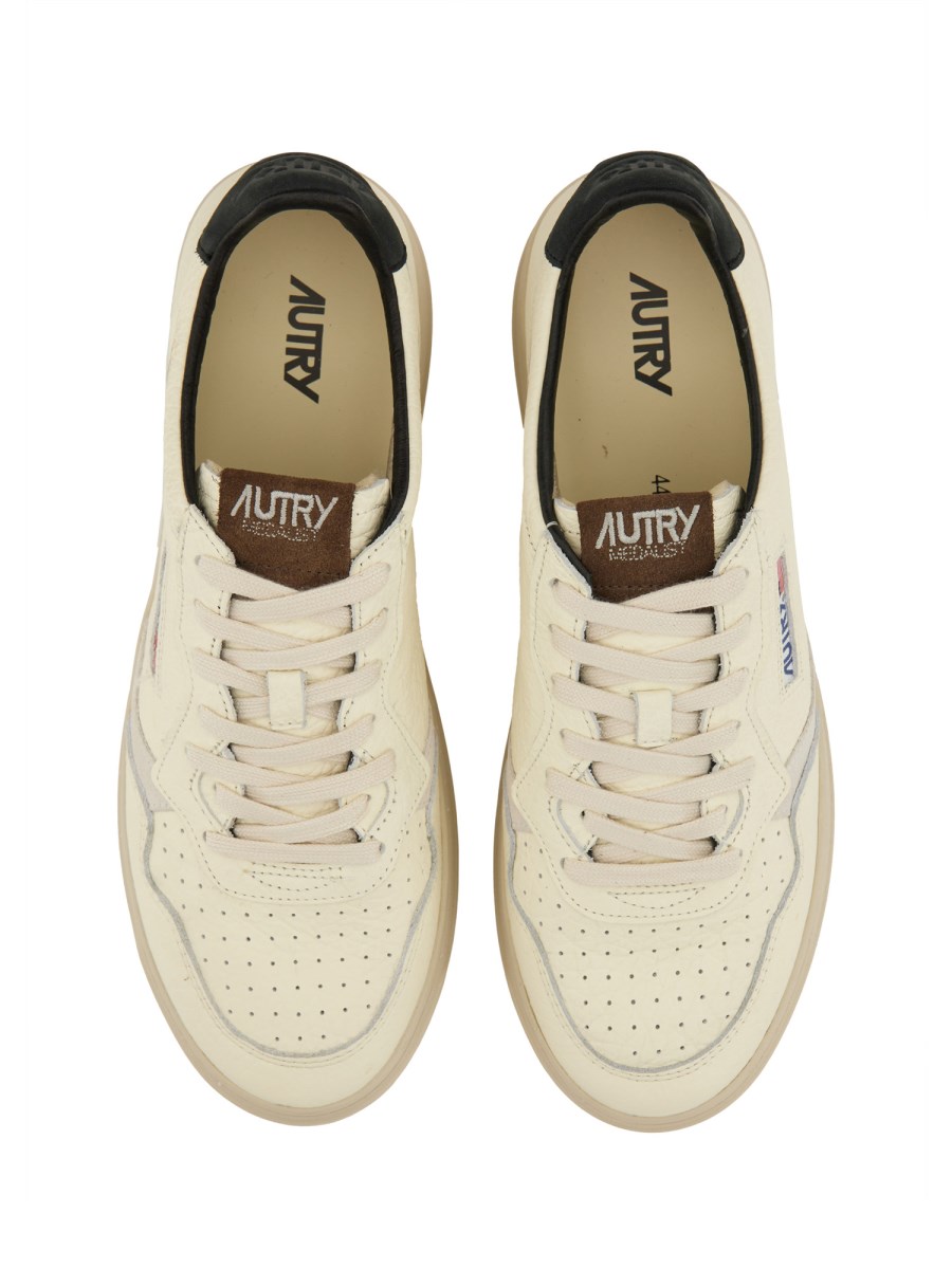 SNEAKER MEDALIST LOW