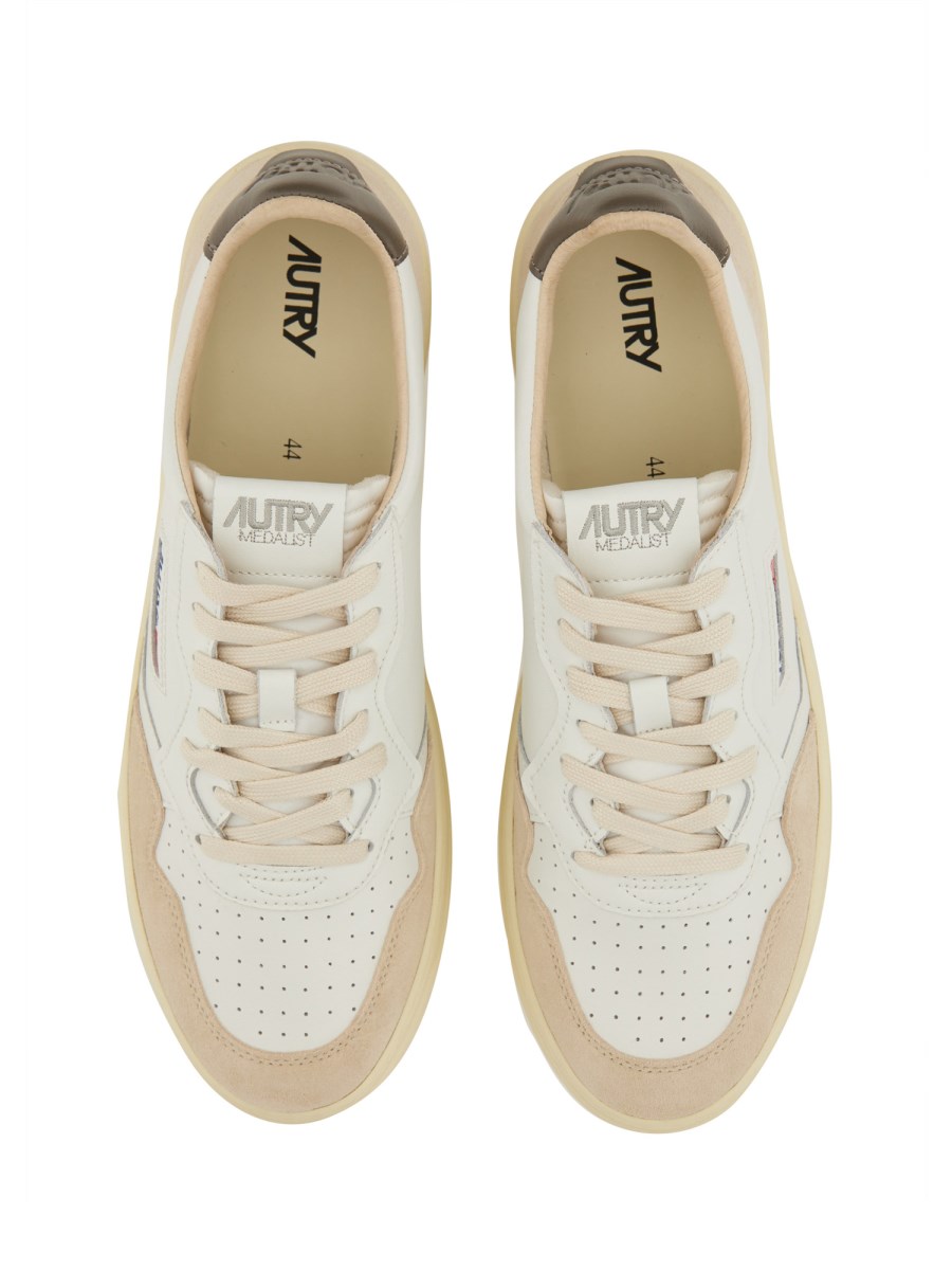 SNEAKER MEDALIST LOW