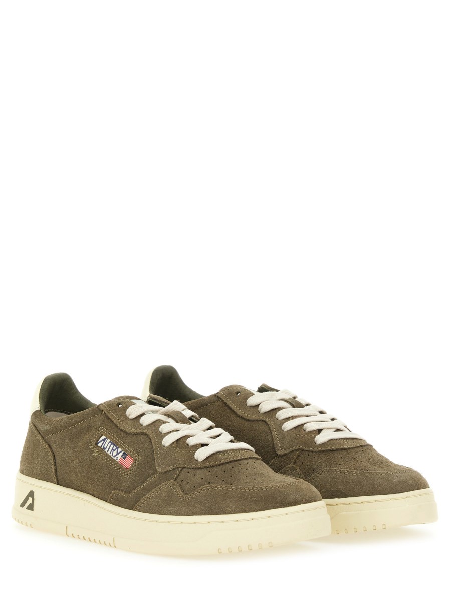 SNEAKER MEDALIST LOW