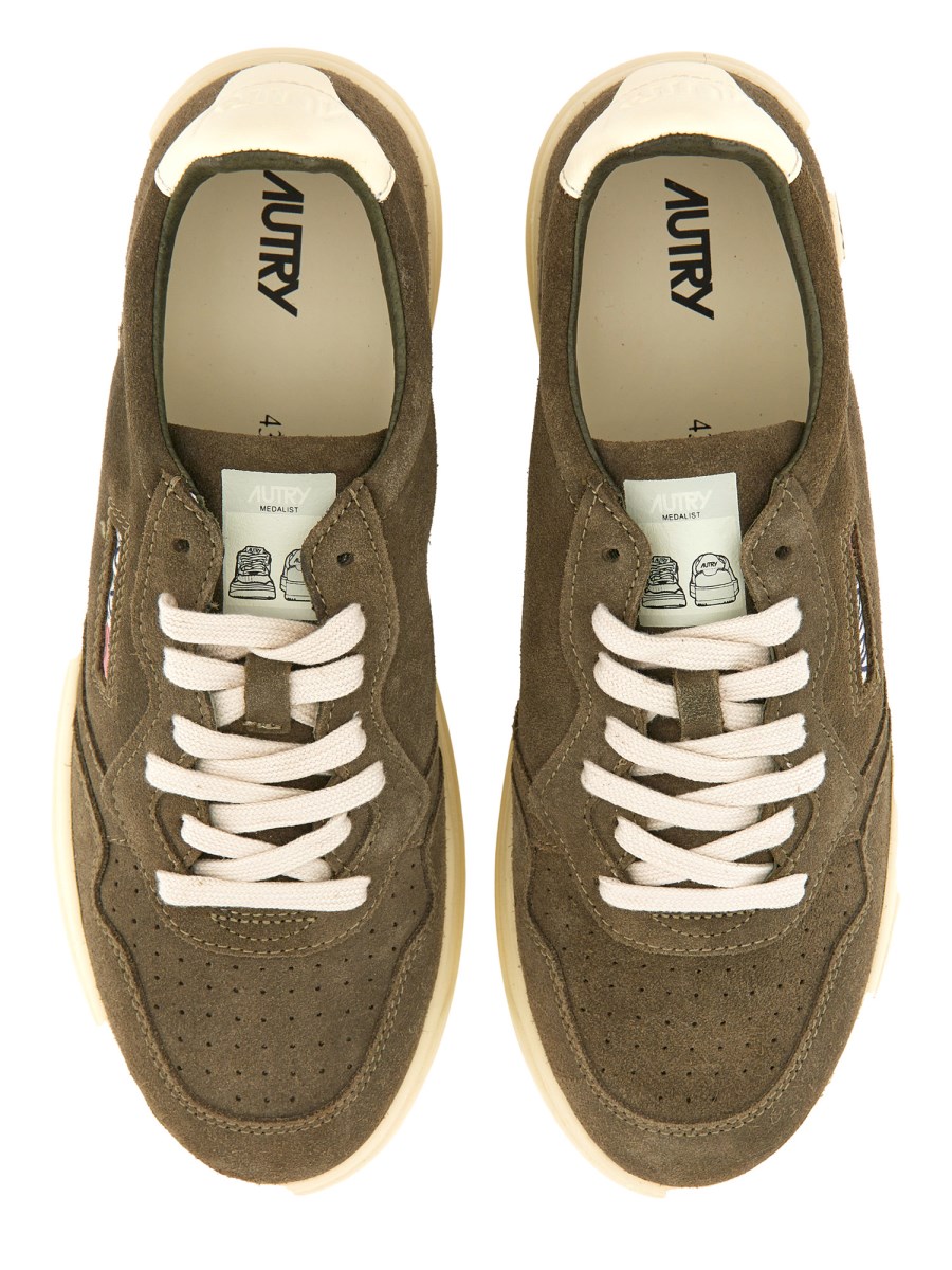 SNEAKER MEDALIST LOW