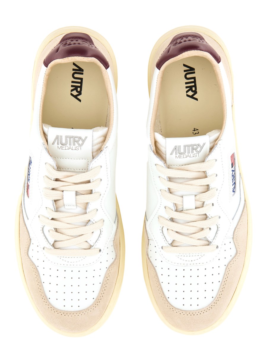 SNEAKER MEDALIST LOW