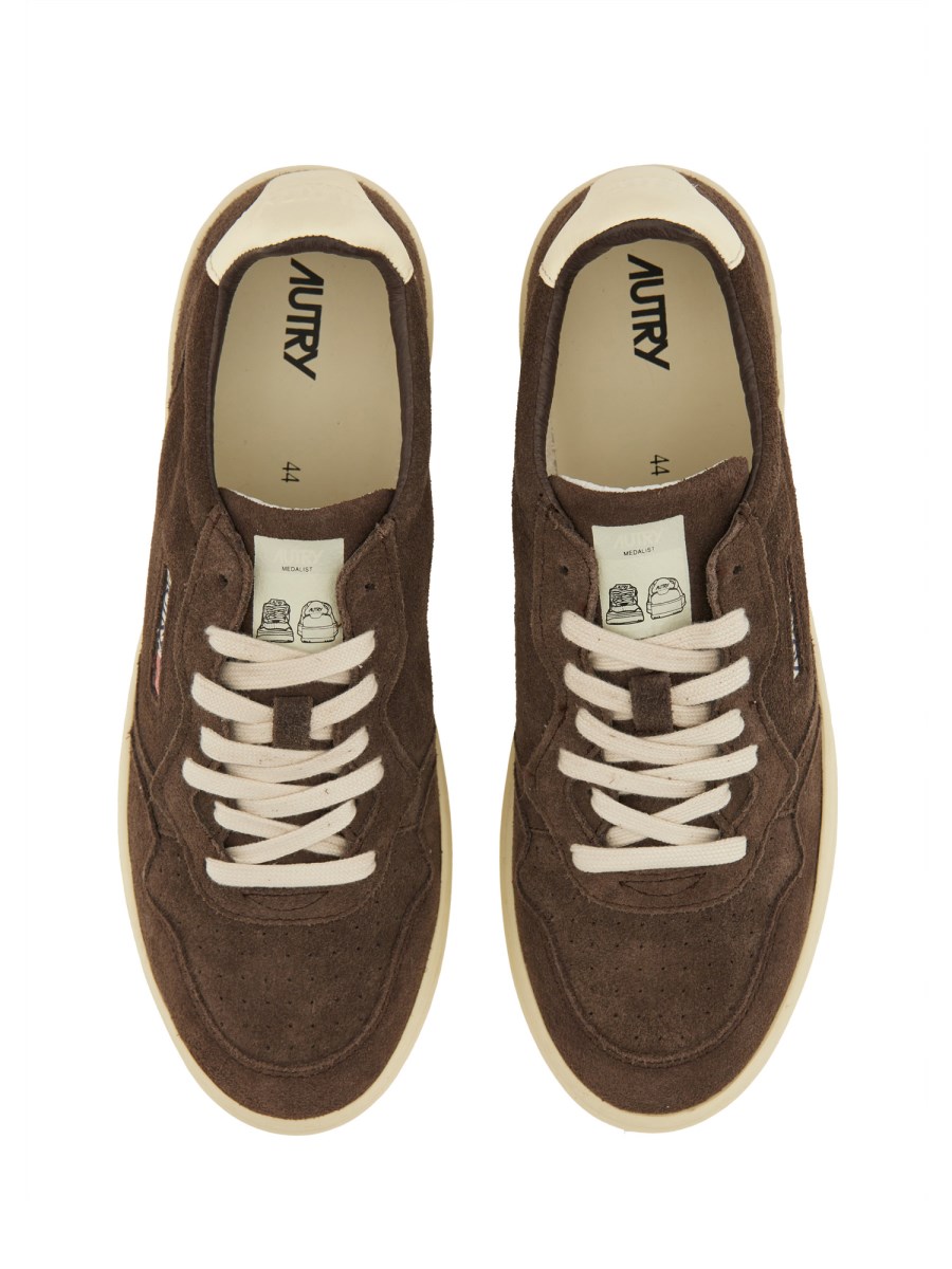 SNEAKER MEDALIST LOW