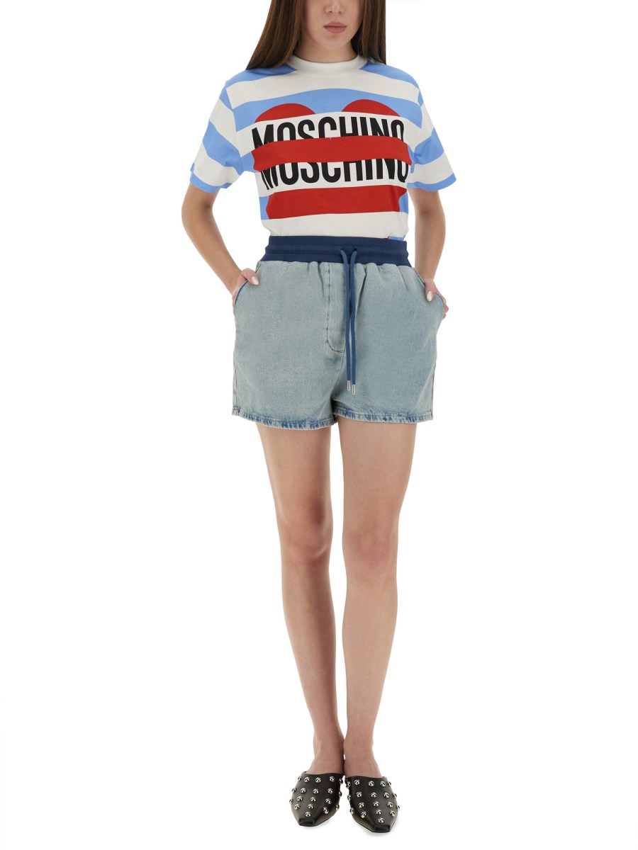 SHORTS IN DENIM