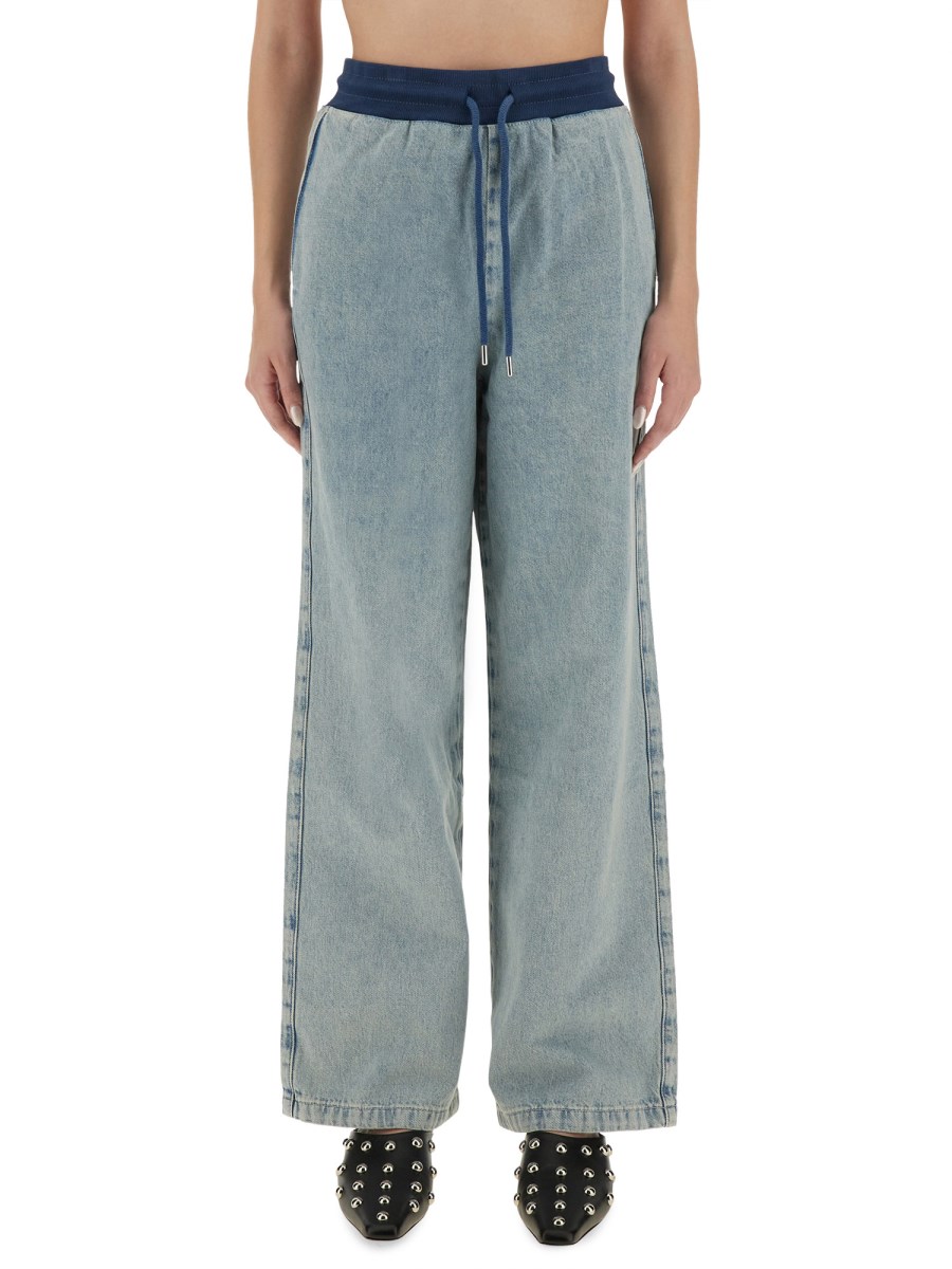JEANS IN DENIM