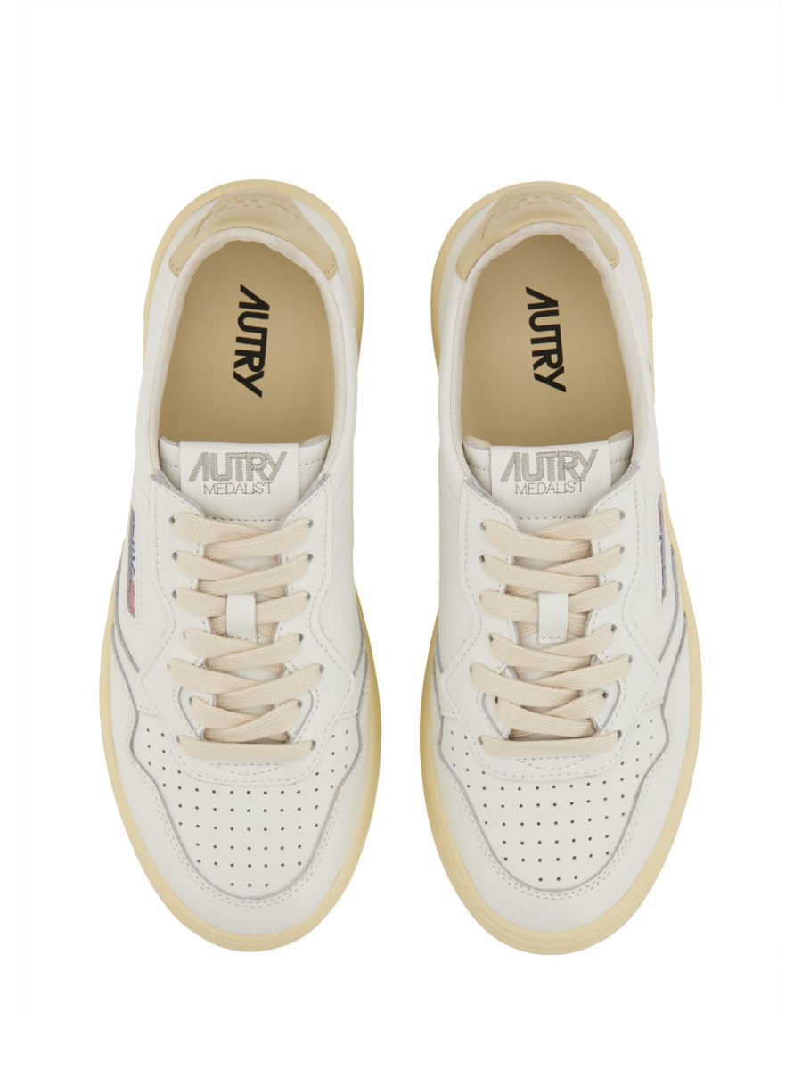 SNEAKER MEDALIST LOW 