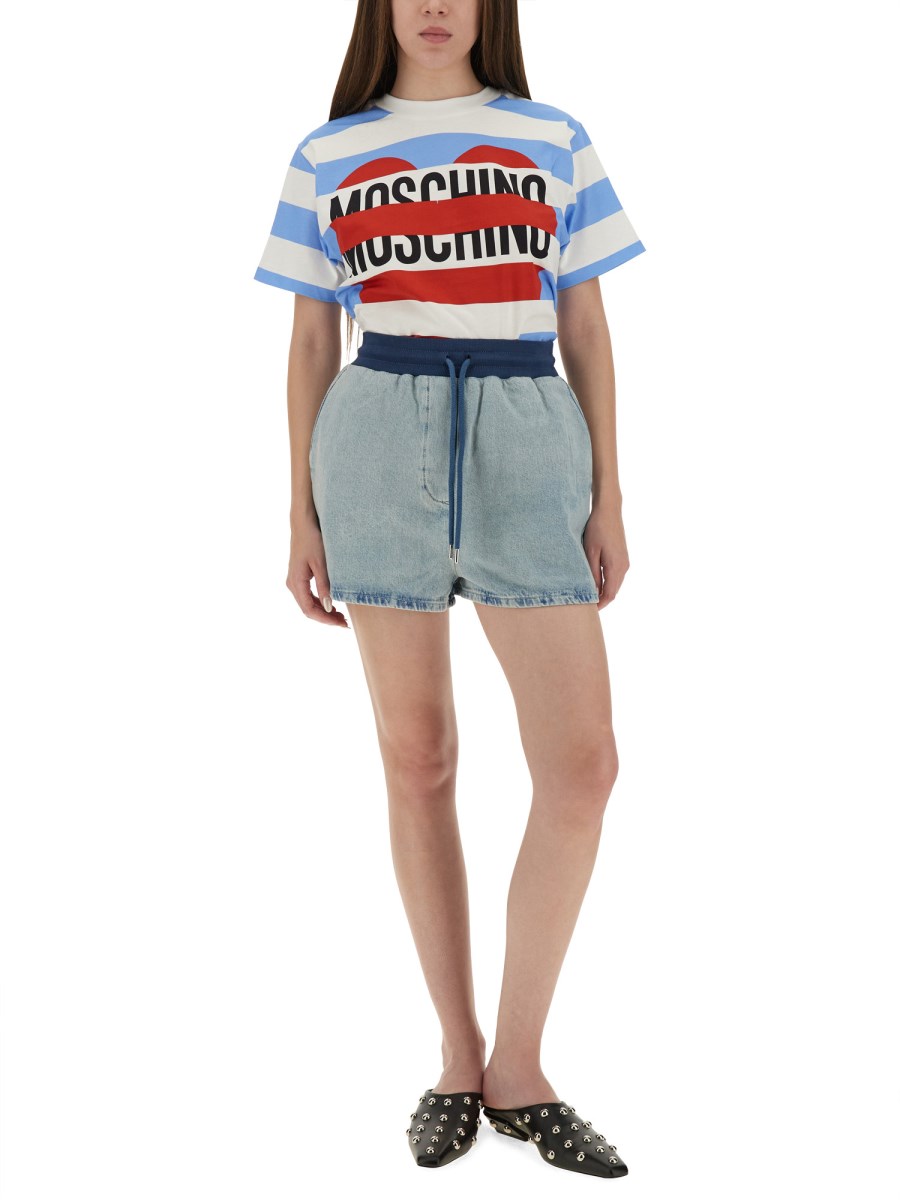 T-SHIRT CON LOGO