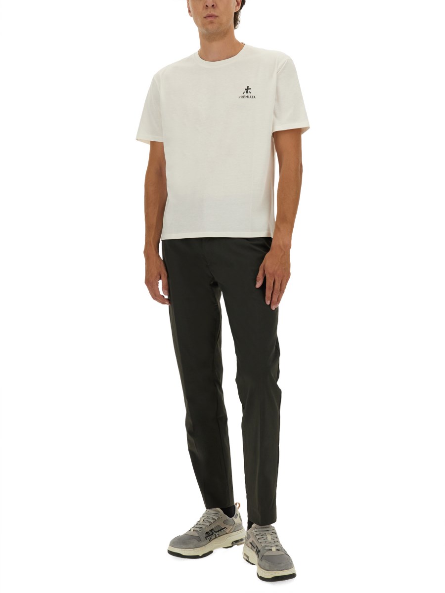 T-SHIRT CON LOGO