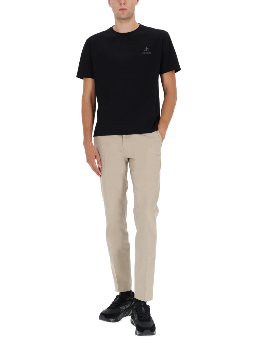 T-SHIRT CON LOGO