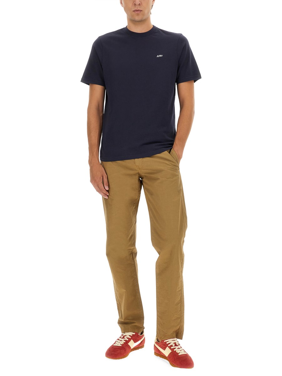 T-SHIRT CON LOGO